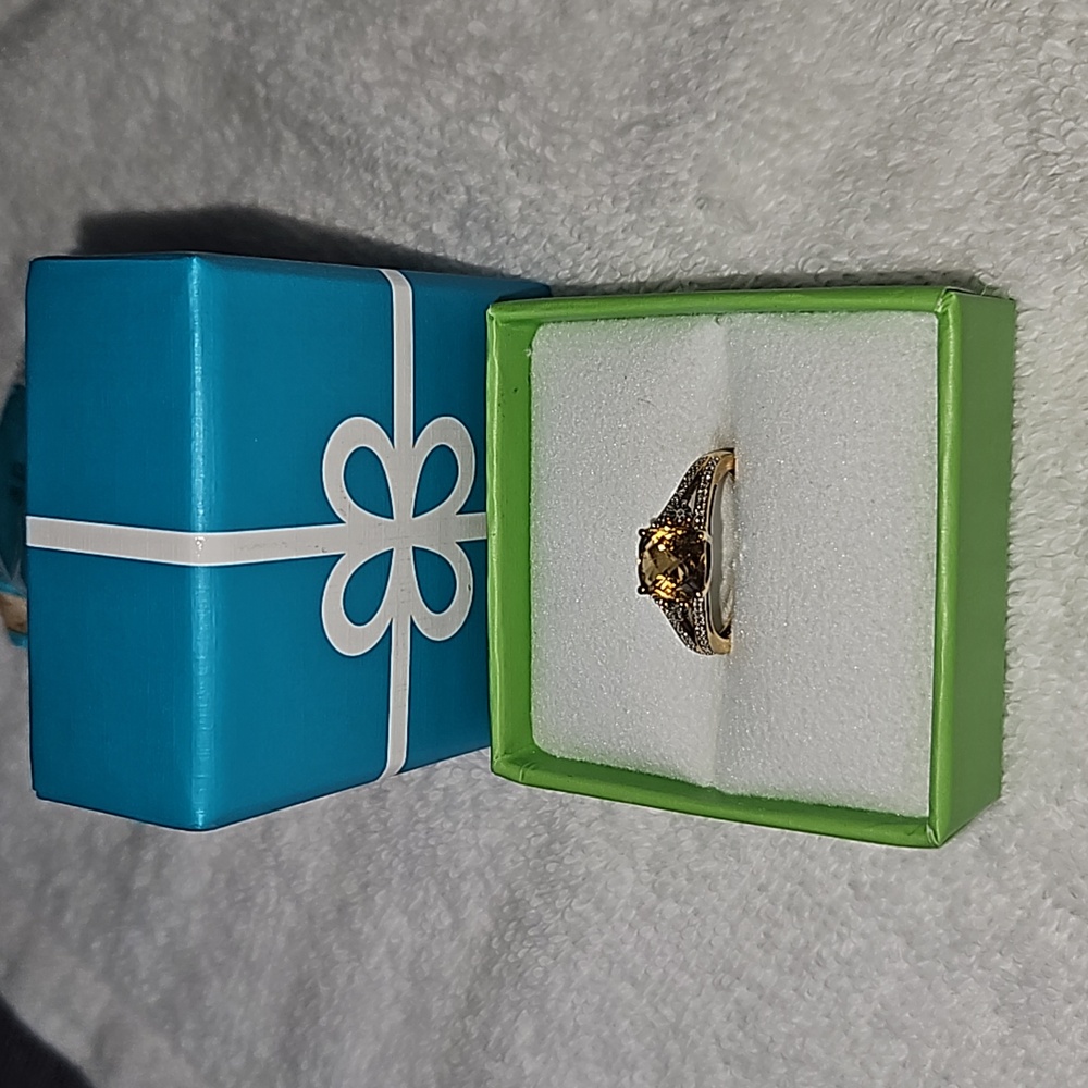 Genuine Citrine 10K Yellow Gold Ring!!! - Picture 2 of 16